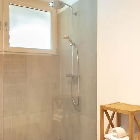 54 Grad Nord App 8 *